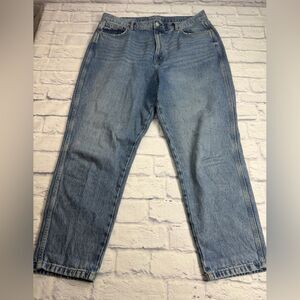 Arizona Jean Company High-Rise Mom Jeans. Size 16/17.